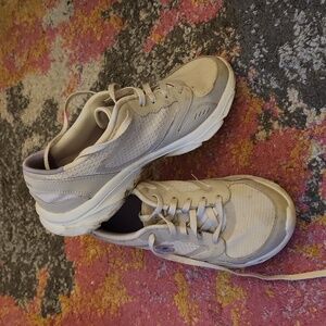 Skechers Women's size 7 sneakers